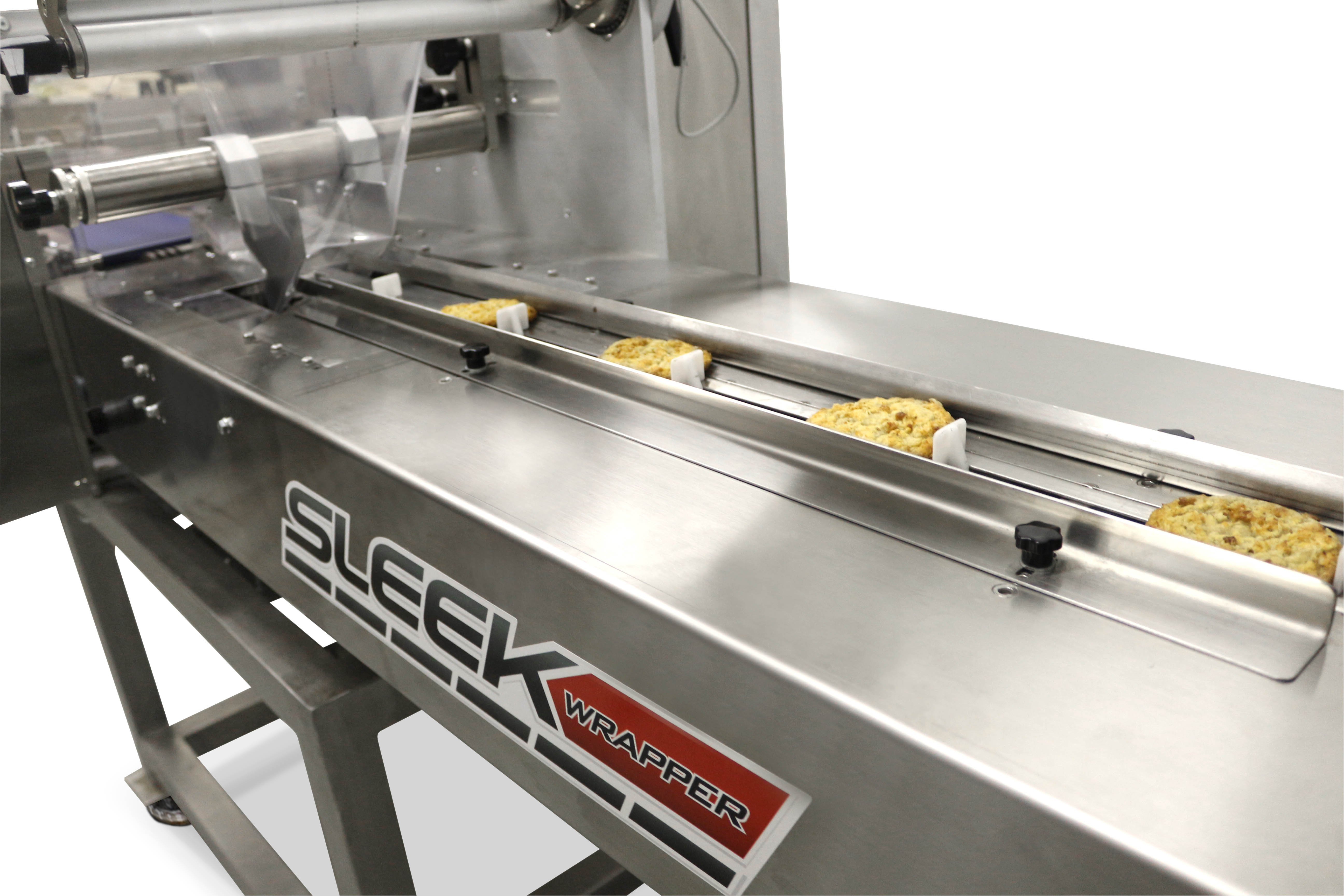 Horizontal flow wrapping machine wrapping food product